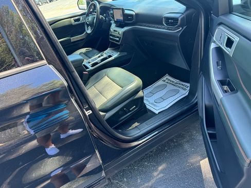 Used 2022 Ford Explorer Timberline w/ Timberline Technology Package AWD/4WD image 14
