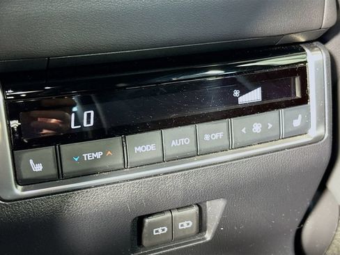 Used 2024 Lexus GX 550 w/ Accessory Package (2T) AWD/4WD image 27