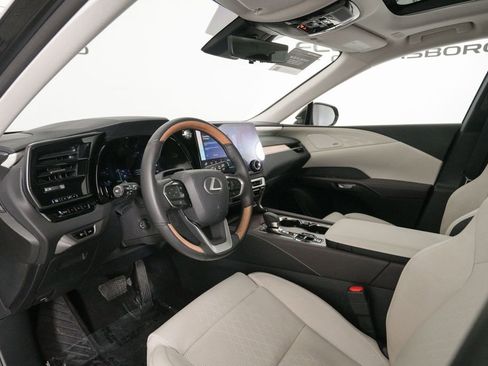 Certified 2025 Lexus RX 450h AWD w/ Convenience Package image 10