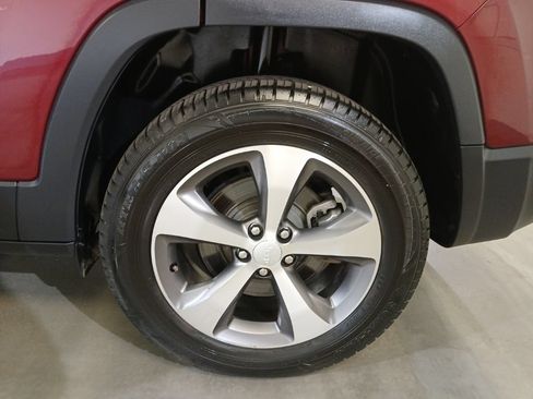 Used 2021 Jeep Cherokee Limited AWD/4WD image 18