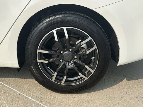 Used 2016 Kia Forte LX FWD image 17