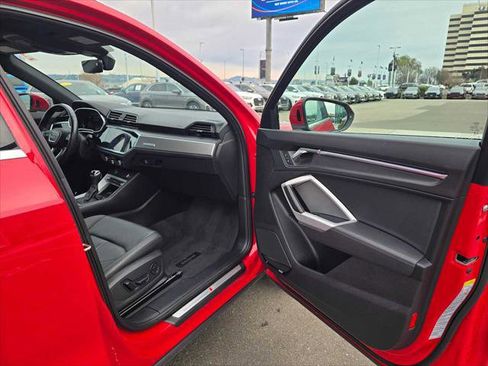 Used 2024 Audi Q3 2.0T Premium Plus w/ Premium Plus Package image 12