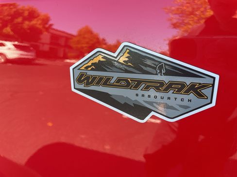 Used 2023 Ford Bronco Wildtrak image 11