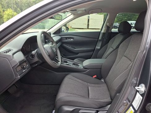 Used 2025 Honda Accord LX image 13