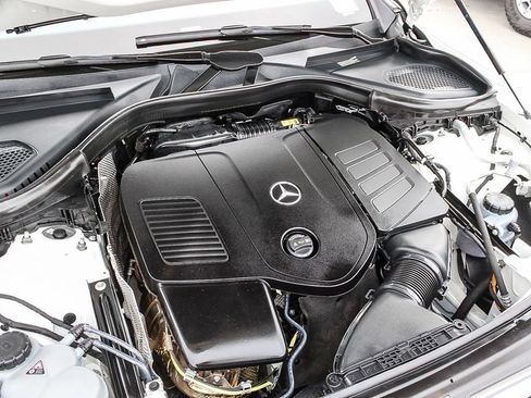 Used 2025 Mercedes-Benz GLC 300 4MATIC image 27