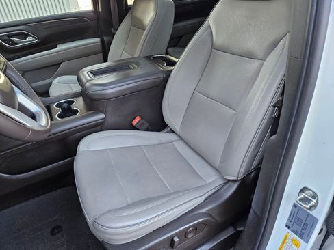 Used 2022 GMC Yukon XL SLT w/ SLT Premium Package image 21