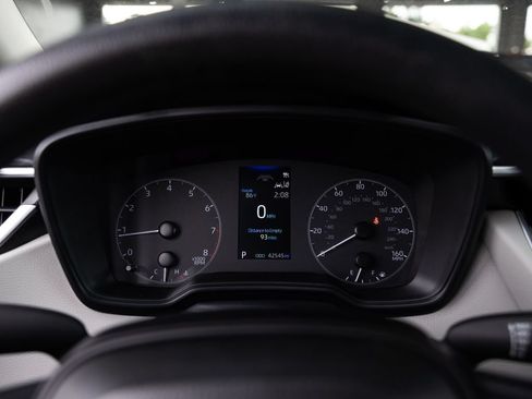 Certified 2024 Toyota Corolla LE FWD image 17