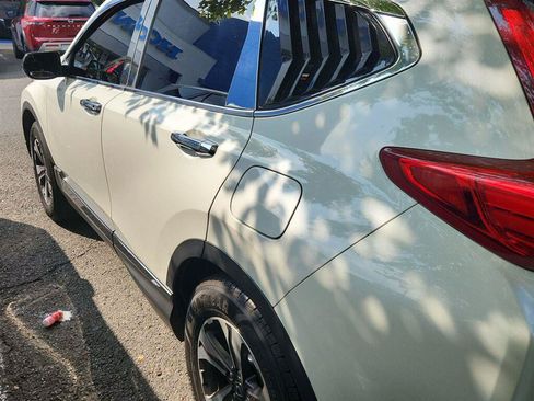Used 2018 Honda CR-V LX image 3