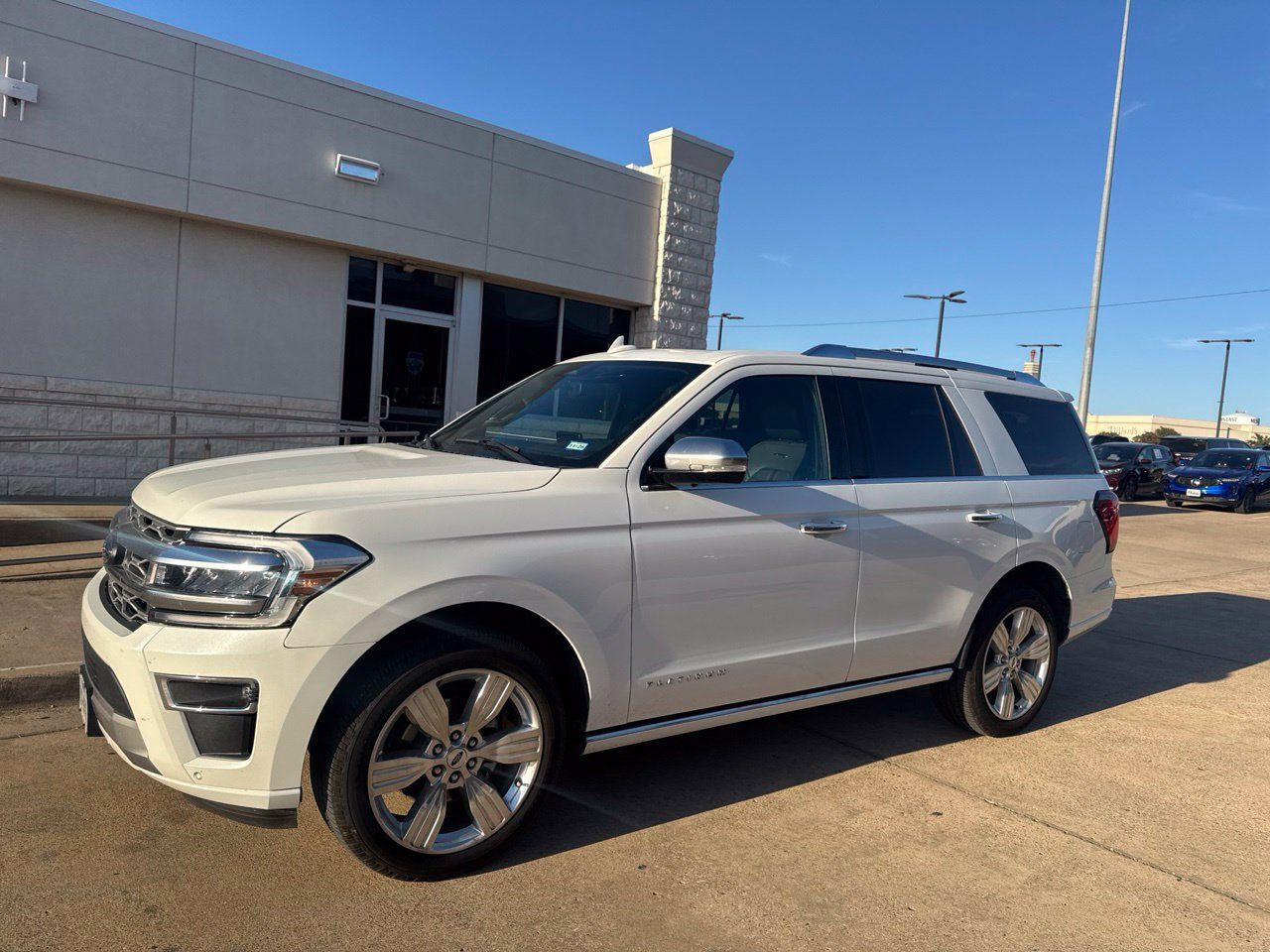 Used 2023 Ford Expedition Platinum RWD image 1