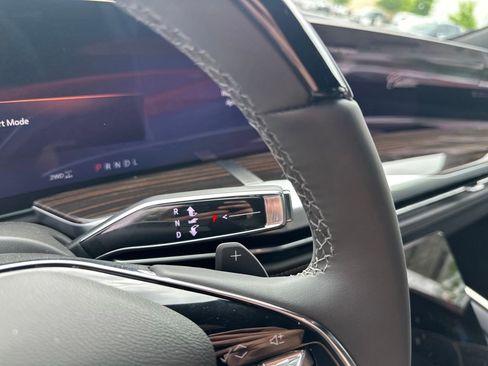 New 2026 Cadillac Escalade ESV Luxury w/ LPO, Floor Liner Package image 38