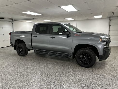 Used 2021 Chevrolet Silverado 1500 LT Trail Boss w/ Convenience Package II AWD/4WD image 2