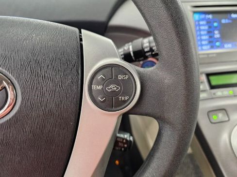 Used 2014 Toyota Prius Three image 12