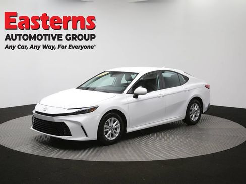 Used 2025 Toyota Camry LE FWD image 54