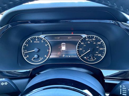 Certified 2025 Nissan Pathfinder SL image 25