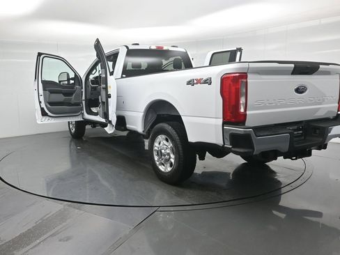 New 2026 Ford F350 XLT image 32