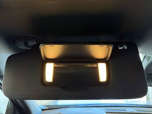 Used 2025 Chevrolet Traverse LT image 55