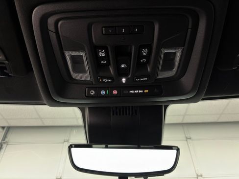 Used 2025 GMC Sierra 1500 AT4X image 45