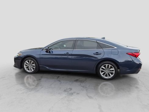 Used 2019 Toyota Avalon XLE w/ All Weather Liner Package FWD image 5