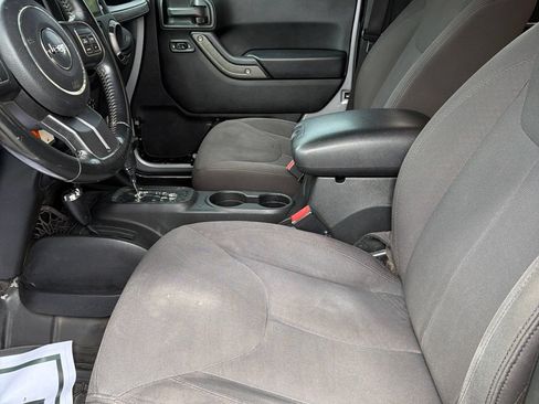 Used 2017 Jeep Wrangler Sport AWD/4WD image 18