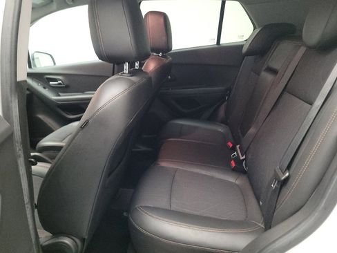 Used 2020 Chevrolet Trax LT w/ LT Convenience Package FWD image 18