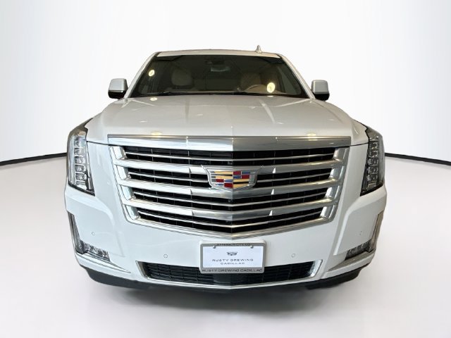 Used 2020 Cadillac Escalade Platinum AWD/4WD image 2