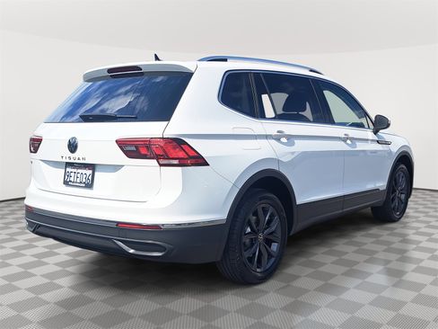 Used 2022 Volkswagen Tiguan SE image 5
