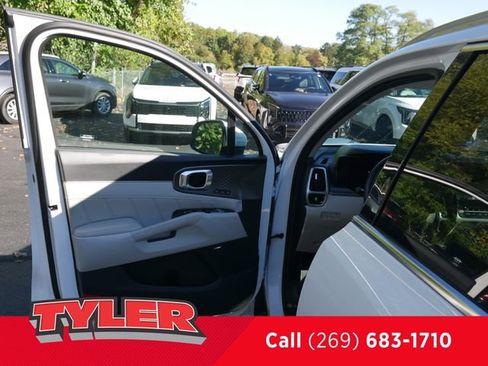 Used 2024 Kia Sorento SX Prestige w/ Panoramic Sunroof Package image 22
