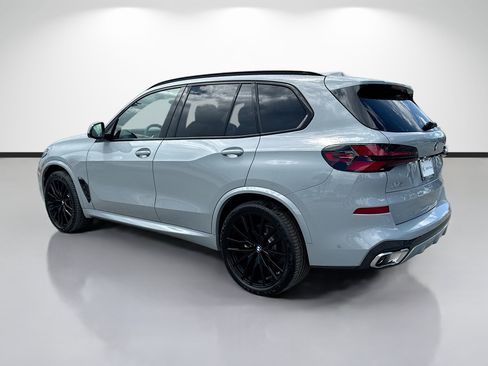 New 2026 BMW X5 xDrive40i w/ M Sport Package AWD/4WD image 5