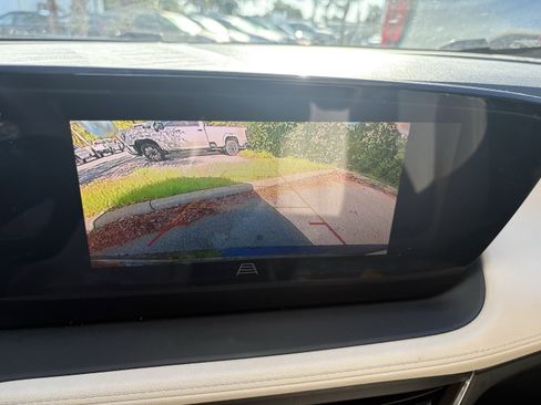 Used 2024 Buick Encore GX Sport Touring FWD image 12