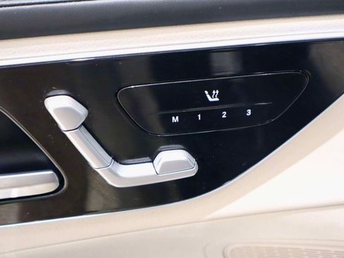 Used 2023 Mercedes-Benz GLC 300 4MATIC image 24