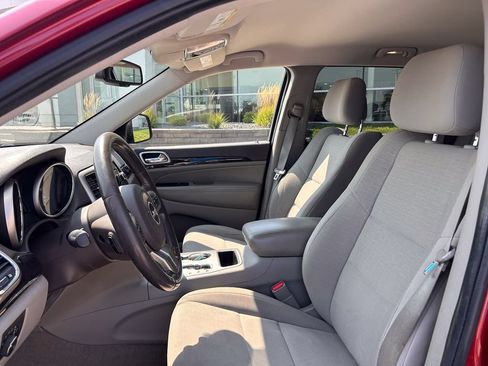 Used 2011 Jeep Grand Cherokee Laredo w/ Security & Convenience Group AWD/4WD image 10