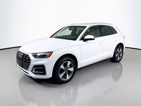 Used 2023 Audi Q5 Premium w/ Convenience Package AWD/4WD image 1