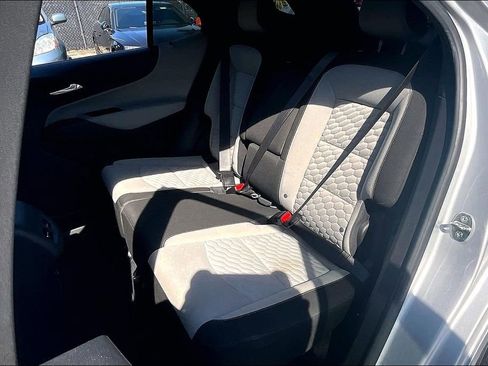Used 2021 Chevrolet Equinox LS w/ LS Convenience Package FWD image 22
