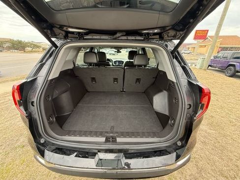 Used 2024 GMC Terrain SLT AWD/4WD image 13