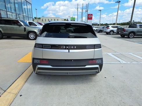 Used 2025 Hyundai Ioniq 5 SEL RWD image 5