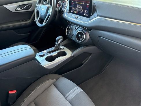 Used 2025 Chevrolet Blazer LT image 16