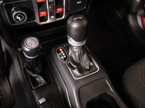 Used 2024 Jeep Wrangler Unlimited Sport AWD/4WD image 8