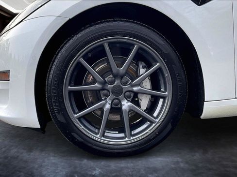Used 2022 Tesla Model 3 Long Range image 8