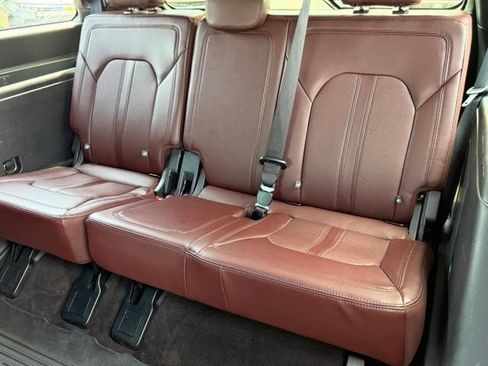 Used 2023 Ford Expedition Limited RWD image 17