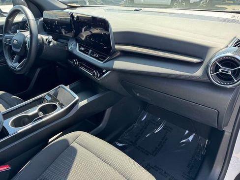 Used 2025 Chevrolet Equinox LT FWD image 5