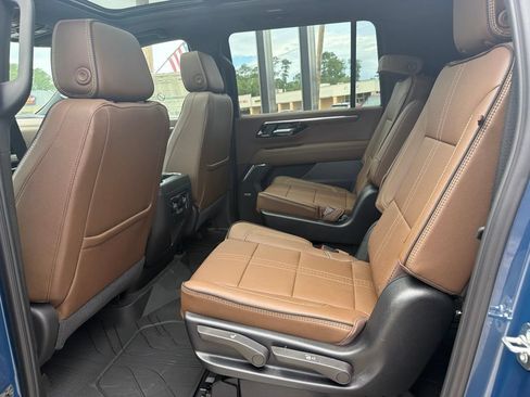 New 2026 Chevrolet Suburban High Country RWD image 16
