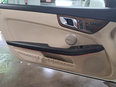 Used 2014 Mercedes-Benz SLK 350 image 22