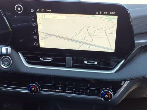 New 2026 Chevrolet Equinox LT w/ Convenience Package II FWD image 13