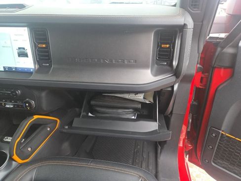 Used 2024 Ford Bronco Badlands image 34