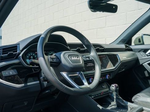 Used 2025 Audi Q3 2.0T Premium w/ Convenience Package AWD/4WD image 4