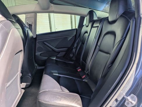 Used 2023 Tesla Model 3 Standard Range image 13