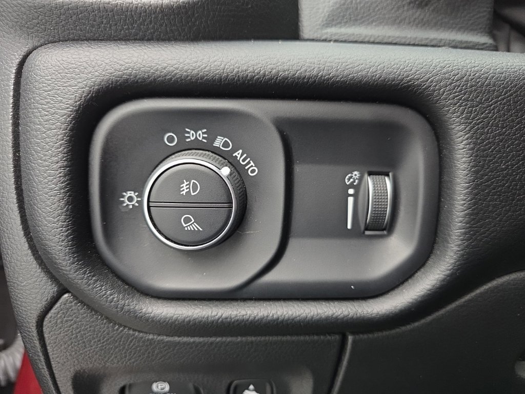 Used 2022 RAM 1500 Big Horn AWD/4WD image 17