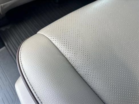Used 2024 Honda Odyssey Elite image 18