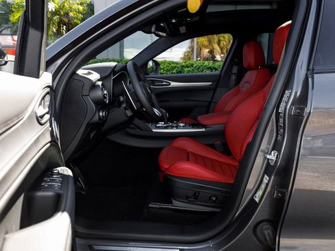 New 2025 Alfa Romeo Stelvio Sprint image 24