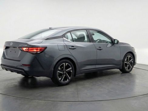 Used 2025 Nissan Sentra SV FWD image 9